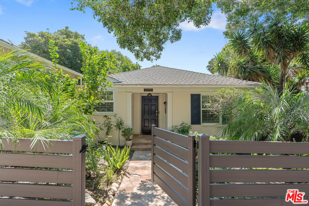 Property Photo: 2170 Willetta St CA 90068
