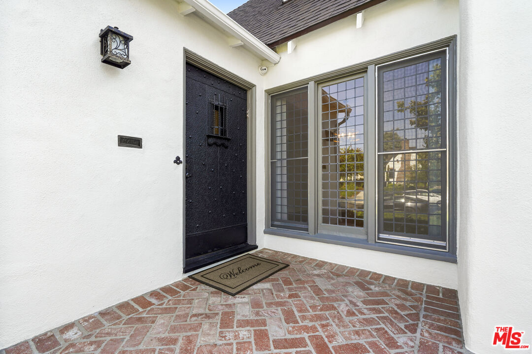 Property Photo: 117 N Martel Ave CA 90036