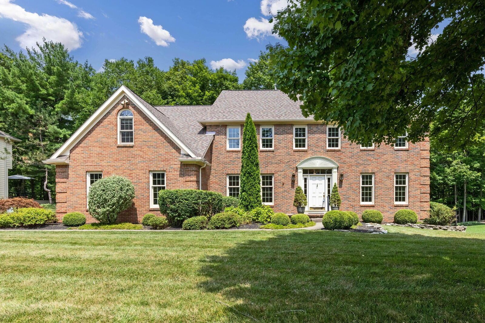 Property Photo: 5830 Rothesay Court OH 43017