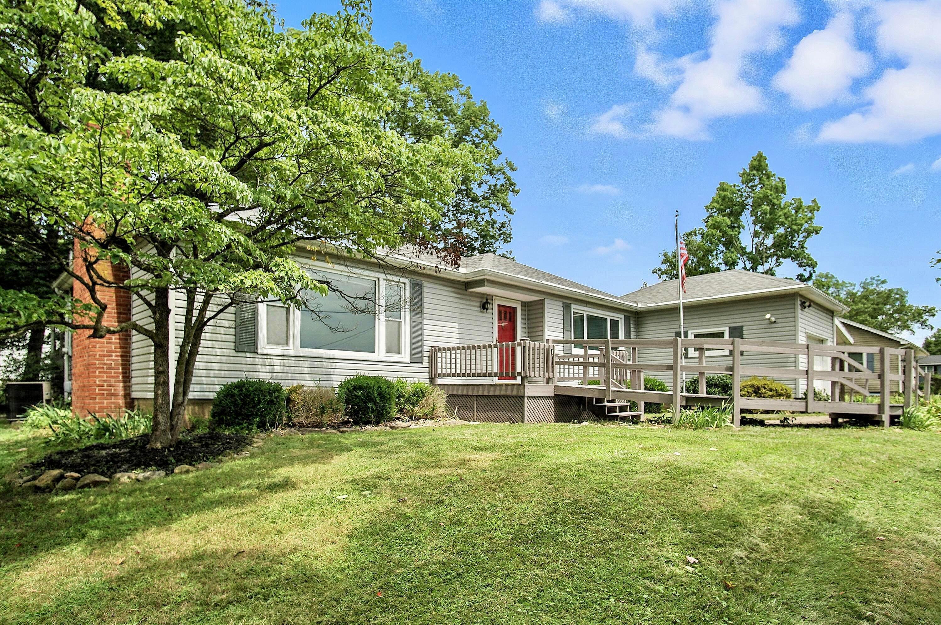 Property Photo: 621 Garden Road OH 43701