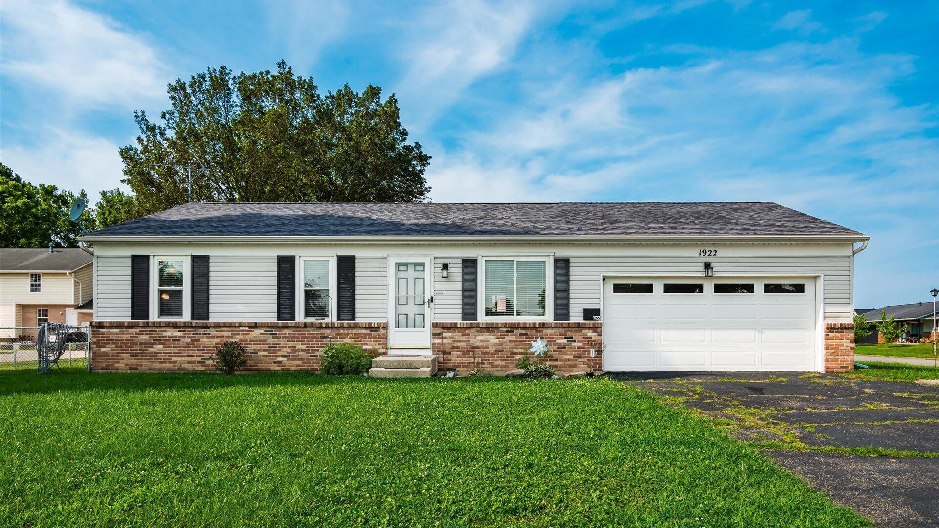 Property Photo: 1922 Reddington Road OH 43055
