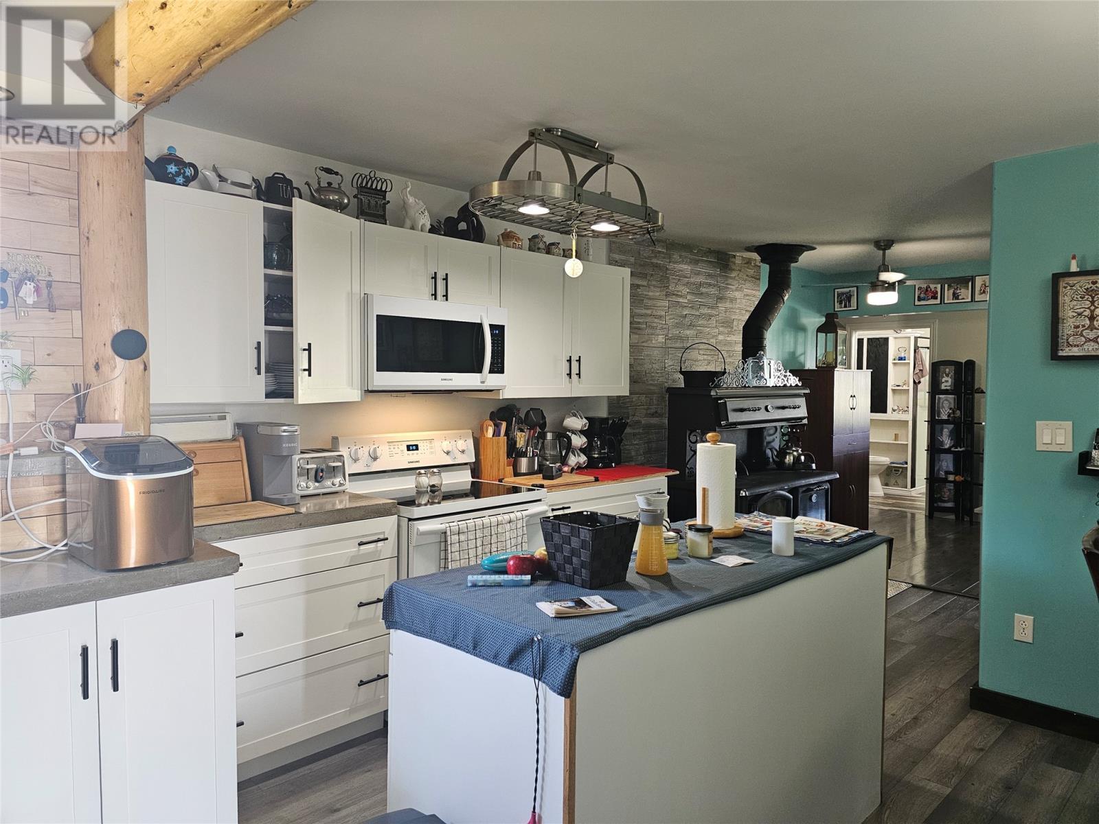 Property Photo: 6 Dennis Road NL A0M 1C0