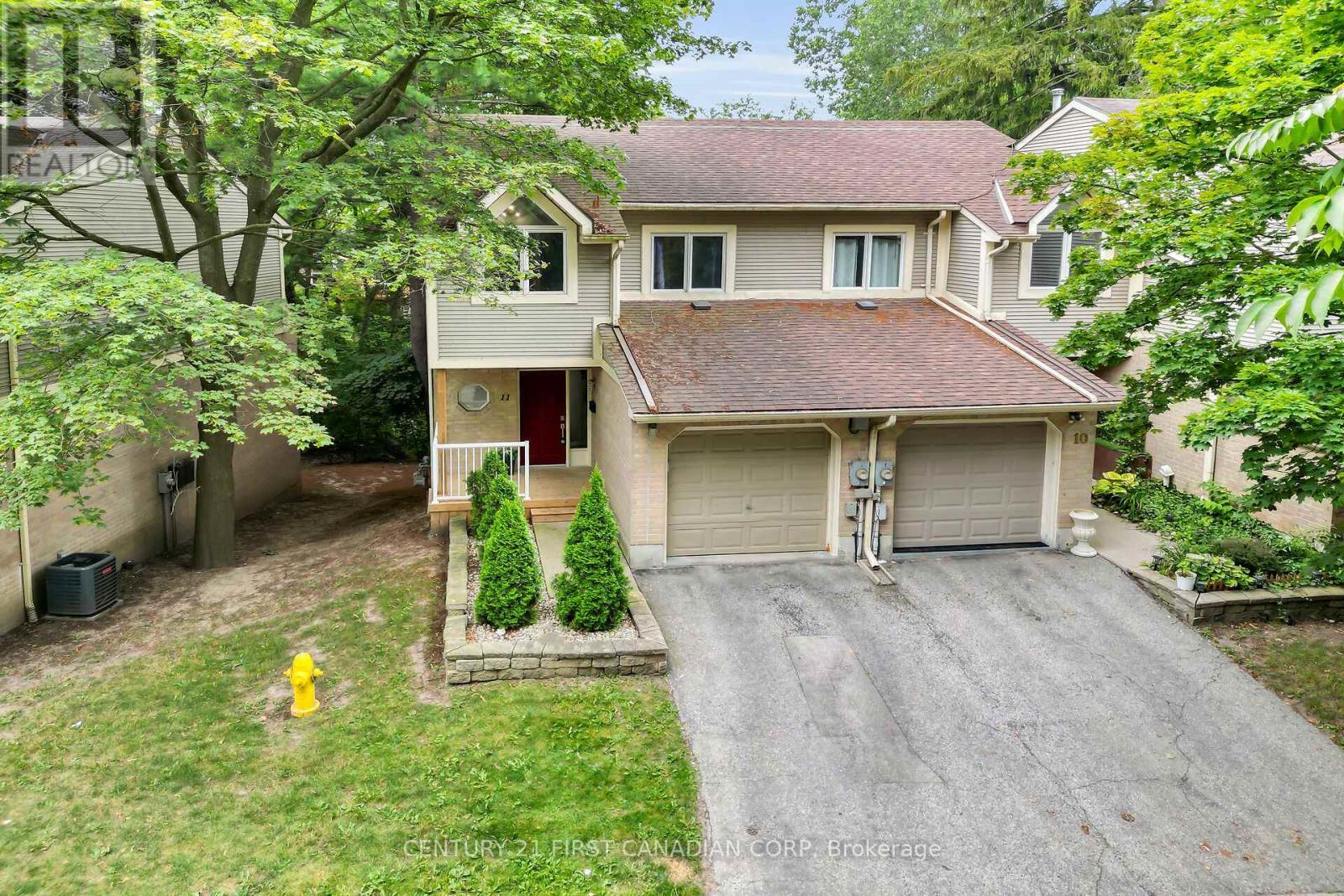 Property Photo:  9 Ailsa Place 11  ON N5Z 4Z6 