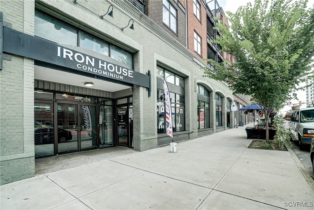 Property Photo: 1333 W Broad Street U201 VA 23220