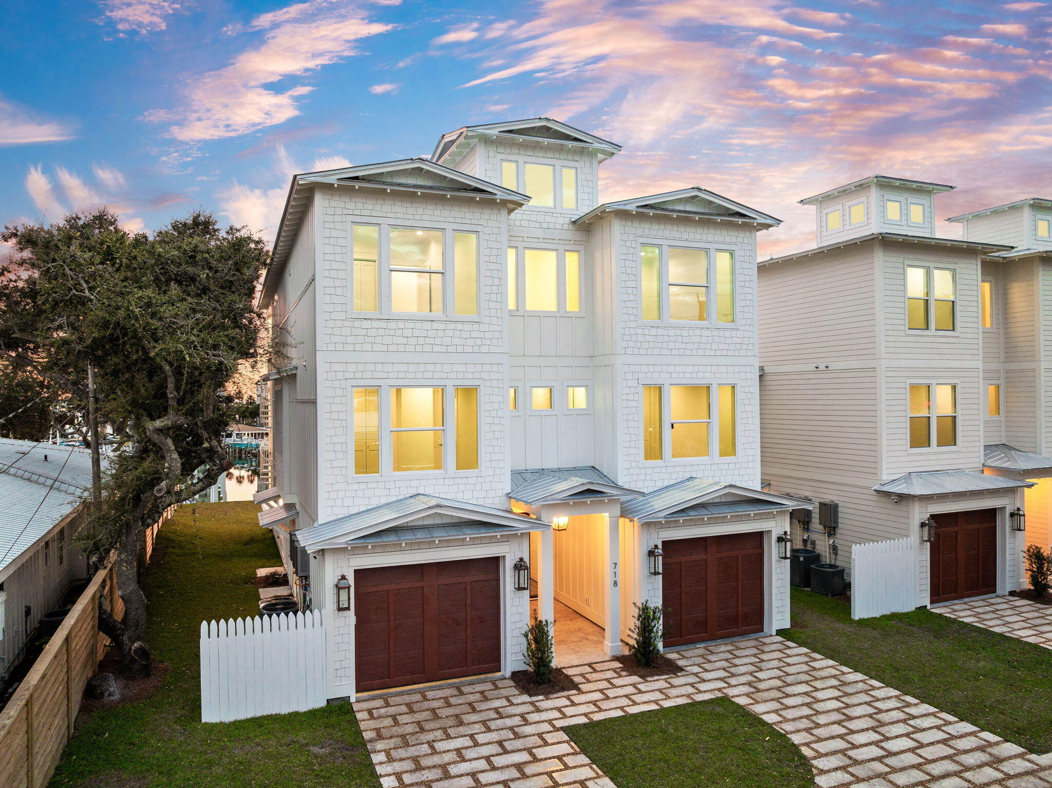Property Photo:  718 Harbor Boulevard  FL 32541 
