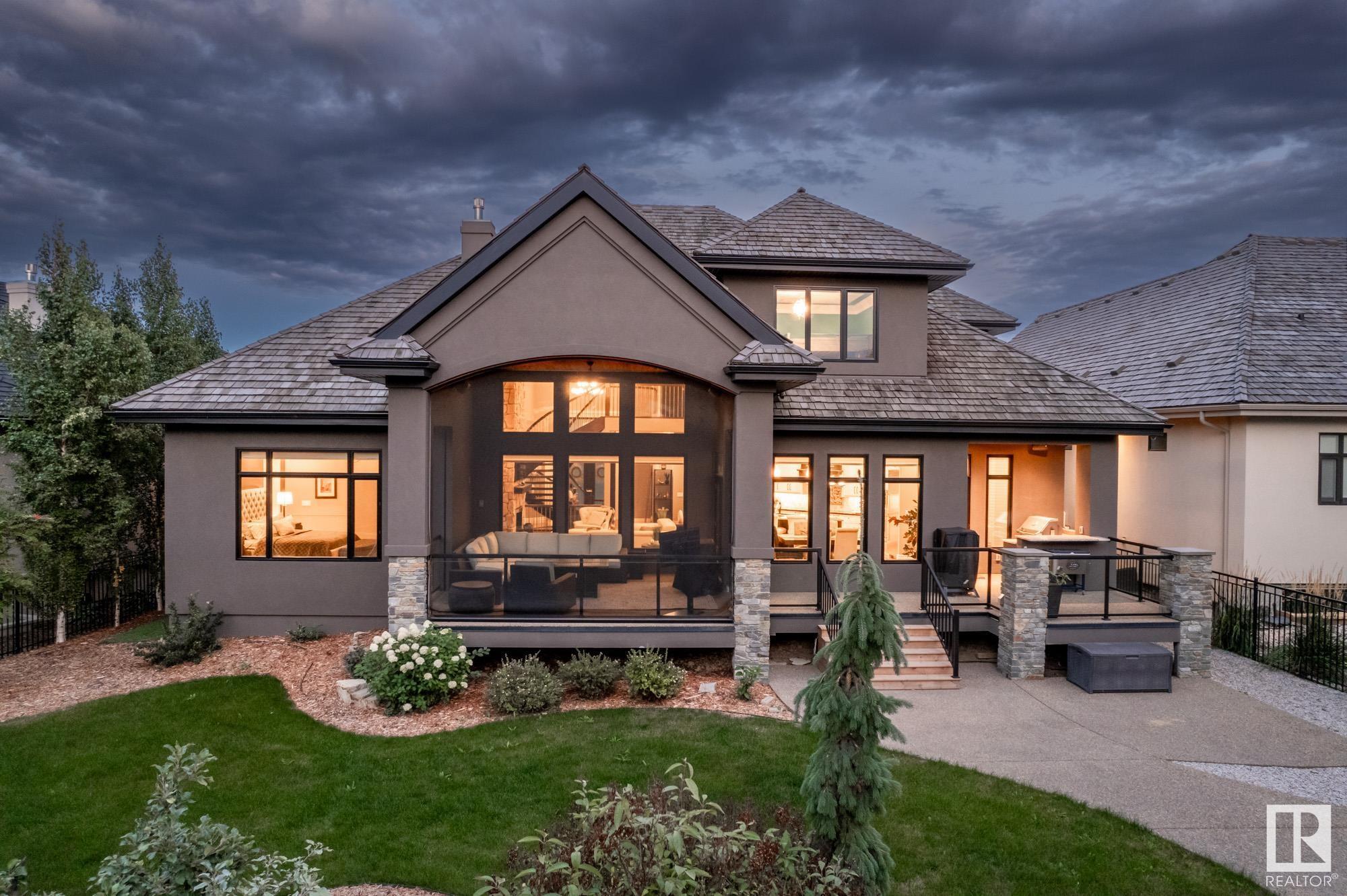 Property Photo:  2767 Wheaton Drive NW  AB T6W 2M5 