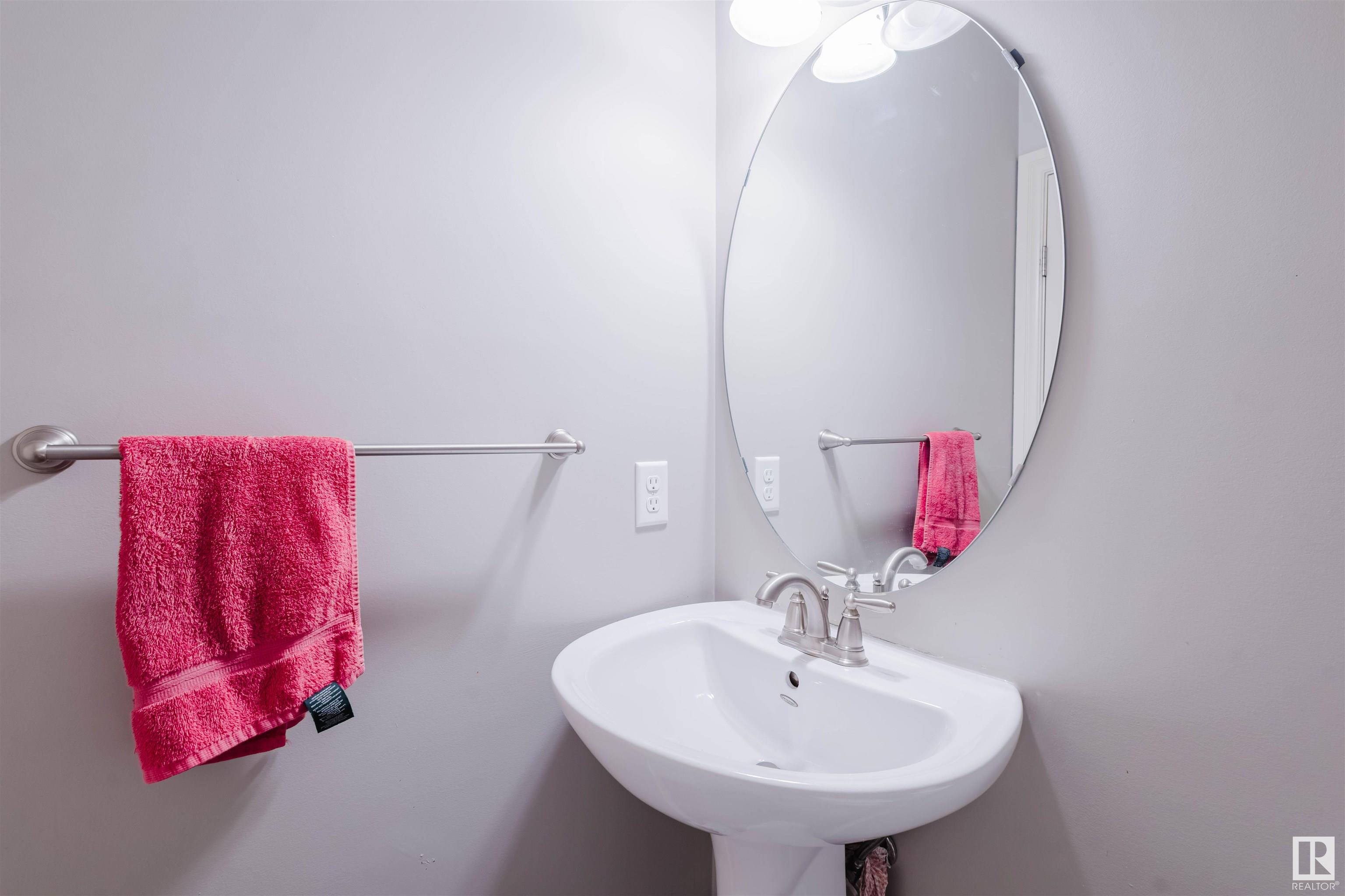 Property Photo:  11409 13 Avenue SW  AB T6W 0G8 