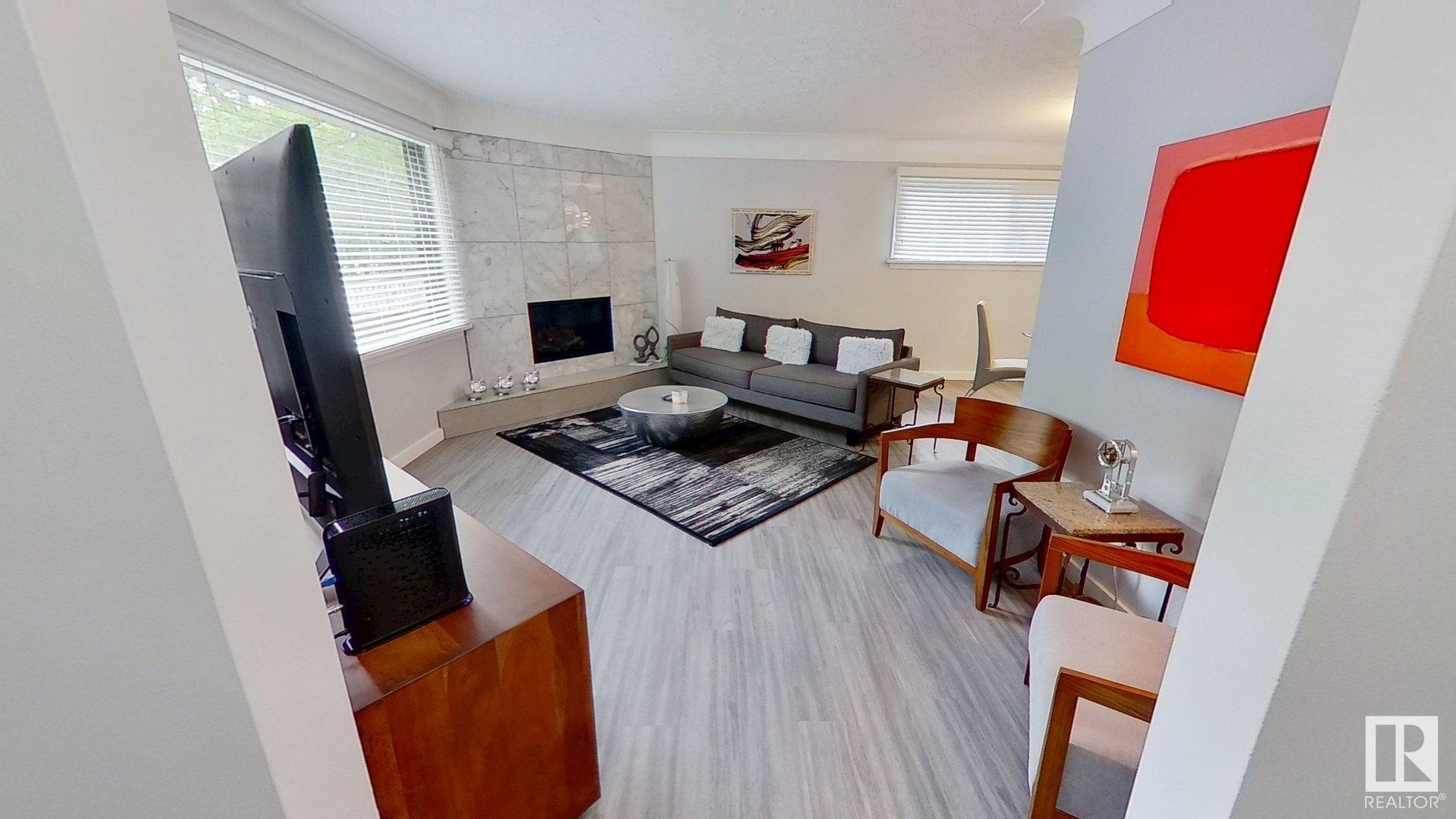 Property Photo:  11708 130 Street NW  AB T5J 1A1 