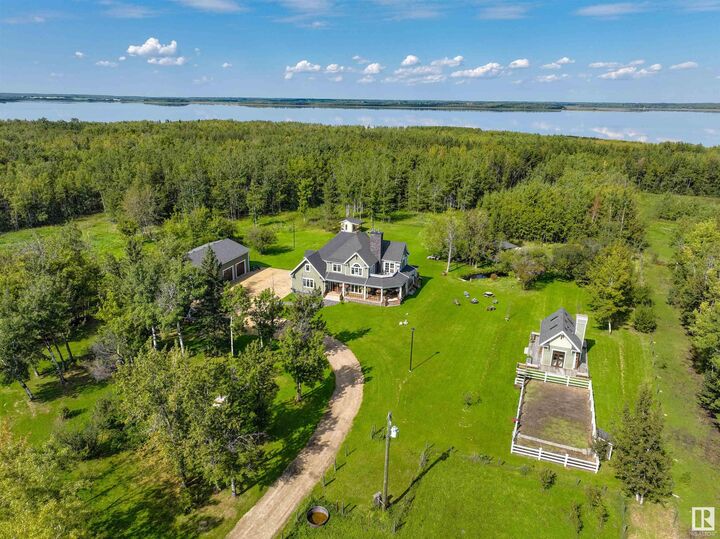 Property Photo: 51218 Rge Road 214 37 AB T8E 1G9