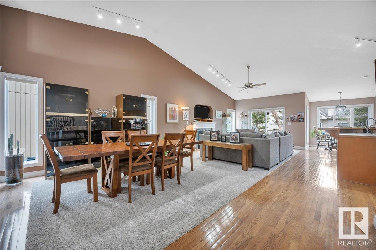 Photo de la propriété: 929 Picard Drive NW 56 AB T5T 6J7