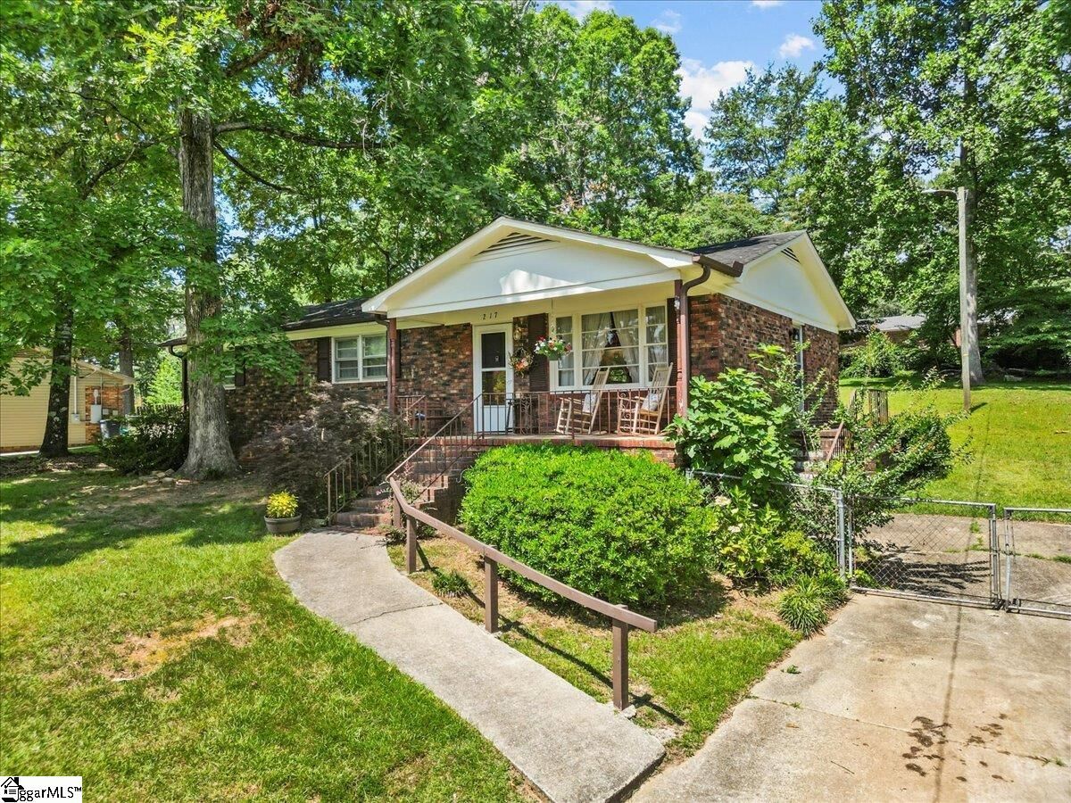 Property Photo: 217 Lorraine Drive SC 29690-1932