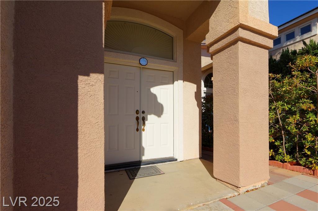 Property Photo:  
