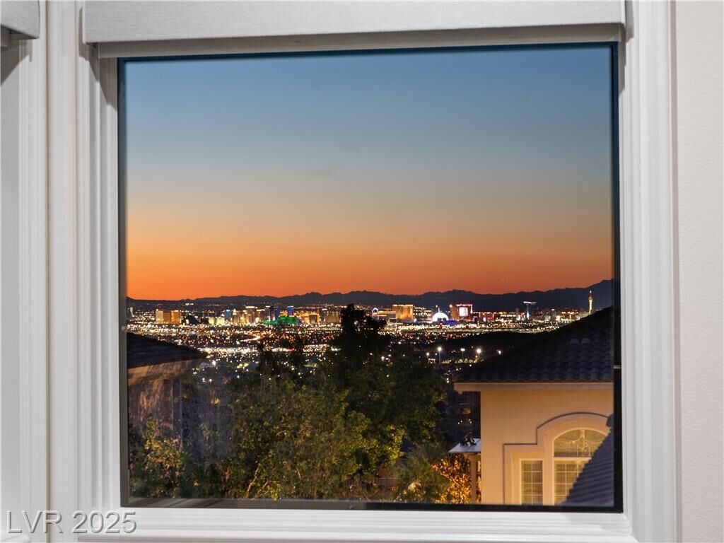 Property Photo:  2 Yorkridge Court  NV 89052 