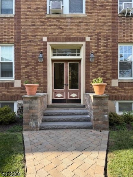 Property Photo:  22 Baldwin Street 1  NJ 07042 