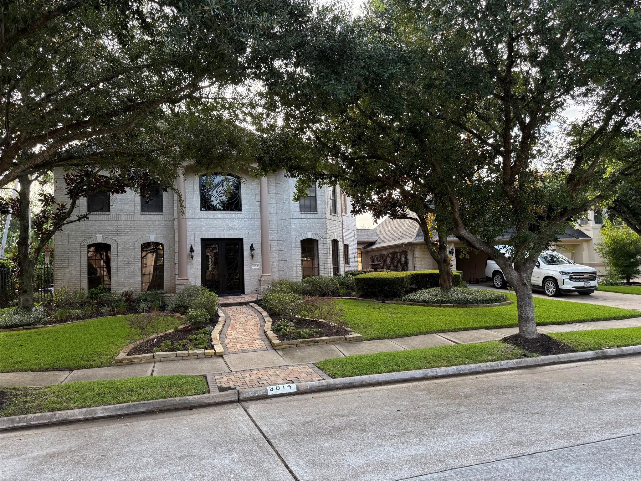 Property Photo: 3014 Acorn Wood Way TX 77059
