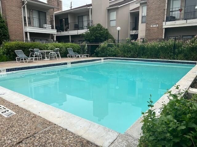 Property Photo: 1818 Augusta Drive 21 TX 77057
