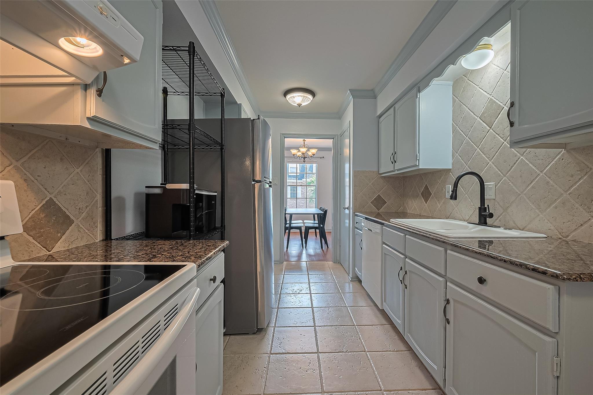 Property Photo: 359 N Post Oak Lane 225 TX 77024