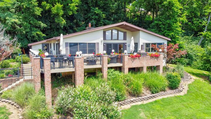 Property Photo: 9718 Smith Diamond Road IN 47620