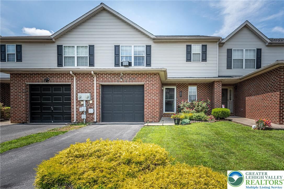 Property Photo: 2621 Penns Ridge Boulevard PA 18040