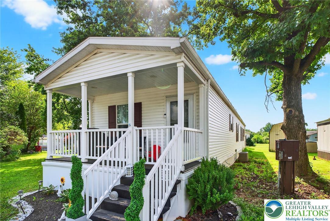 Property Photo: 8719 Turkey Ridge Road PA 18031