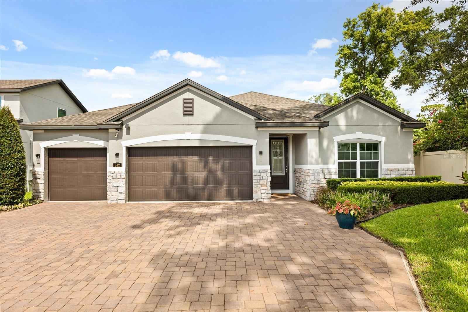 Property Photo: 242 Oakmont Reserve Circle FL 32750