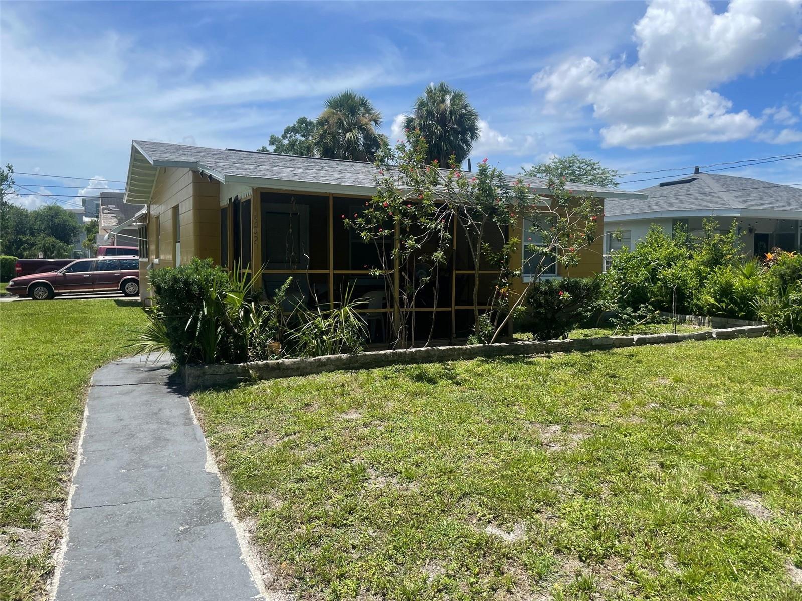 Property Photo: 1502 W Grace Street FL 33607