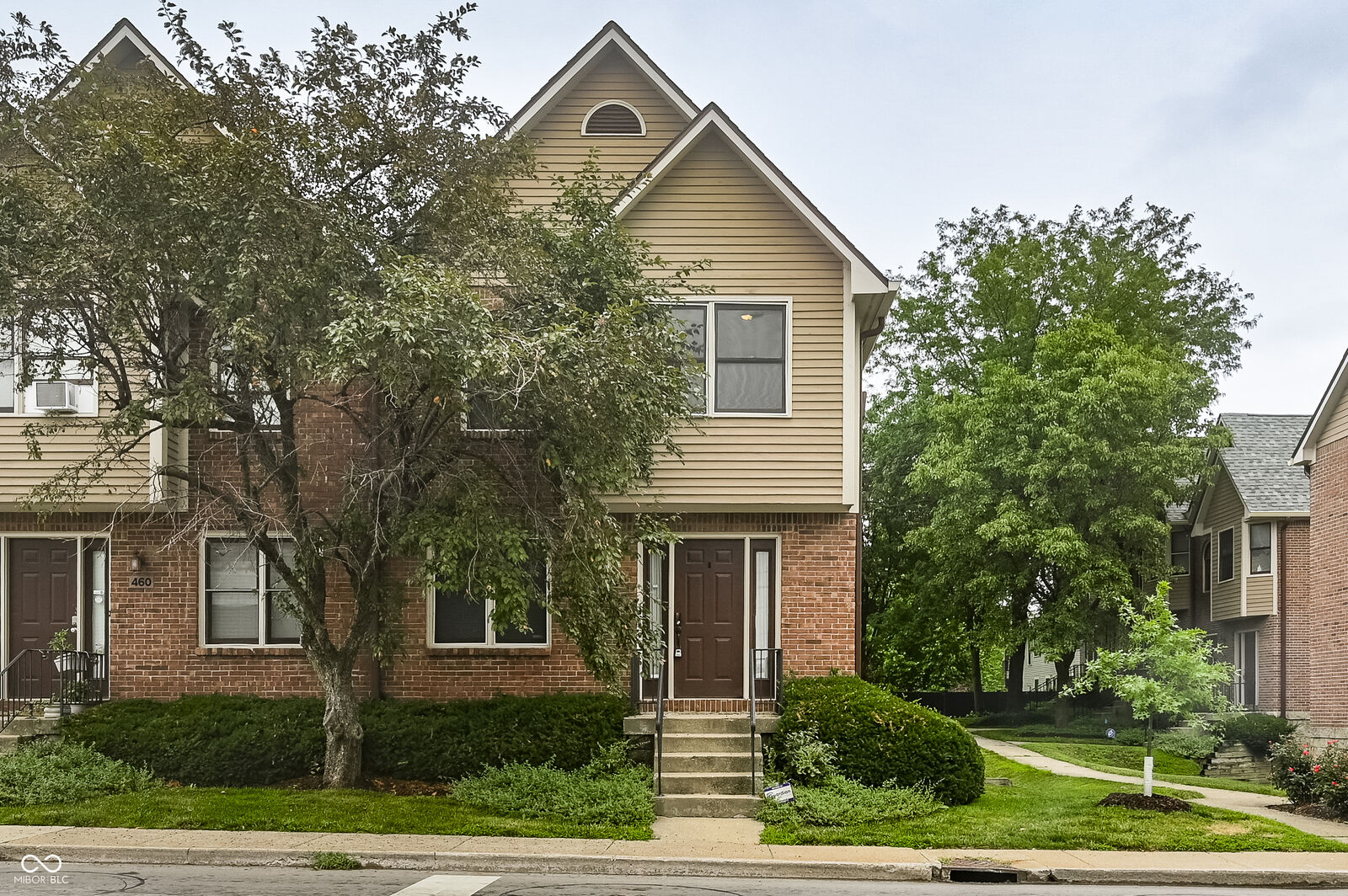 Property Photo: 462 E 10th Street IN 46202