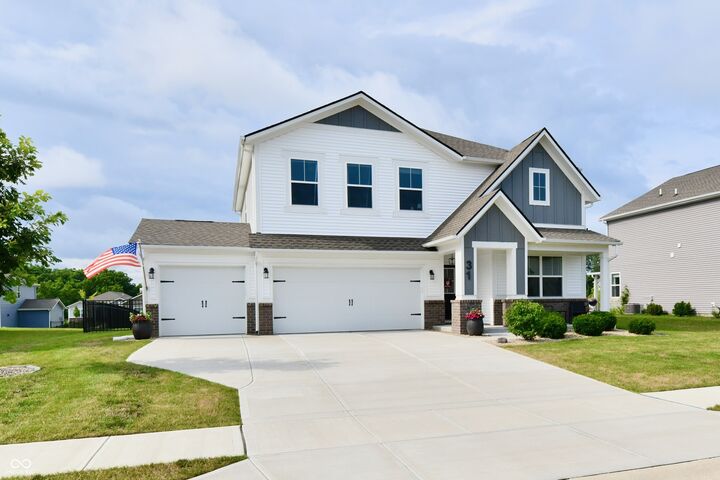 Property Photo: 31 Hollister Way IN 46034