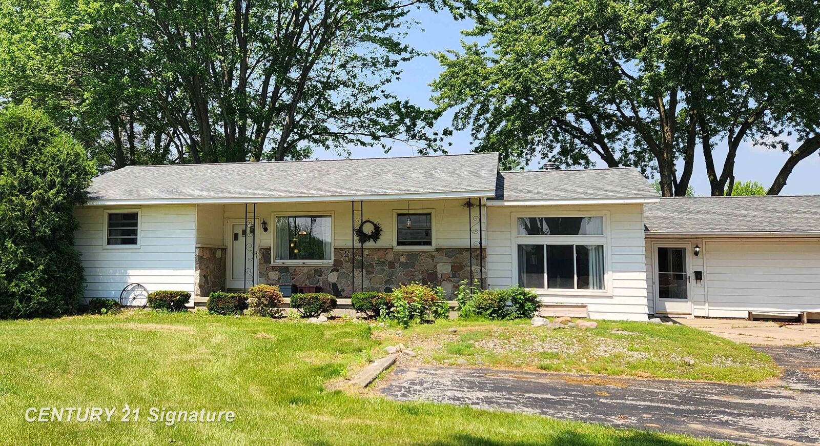Property Photo: 10320 Frances Road MI 48433