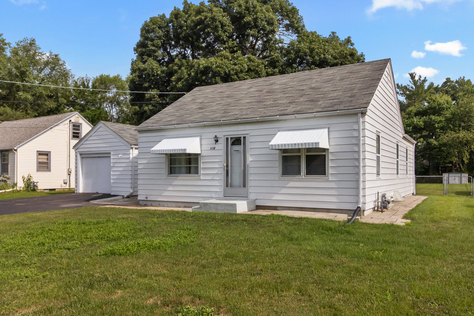 Property Photo:  608 Wayne Drive  IL 61115 