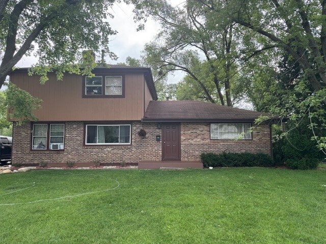 Property Photo: 13 Manor Road IL 60047