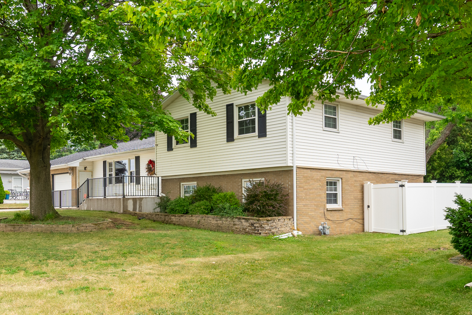 Property Photo: 1909 Church Street IL 61354