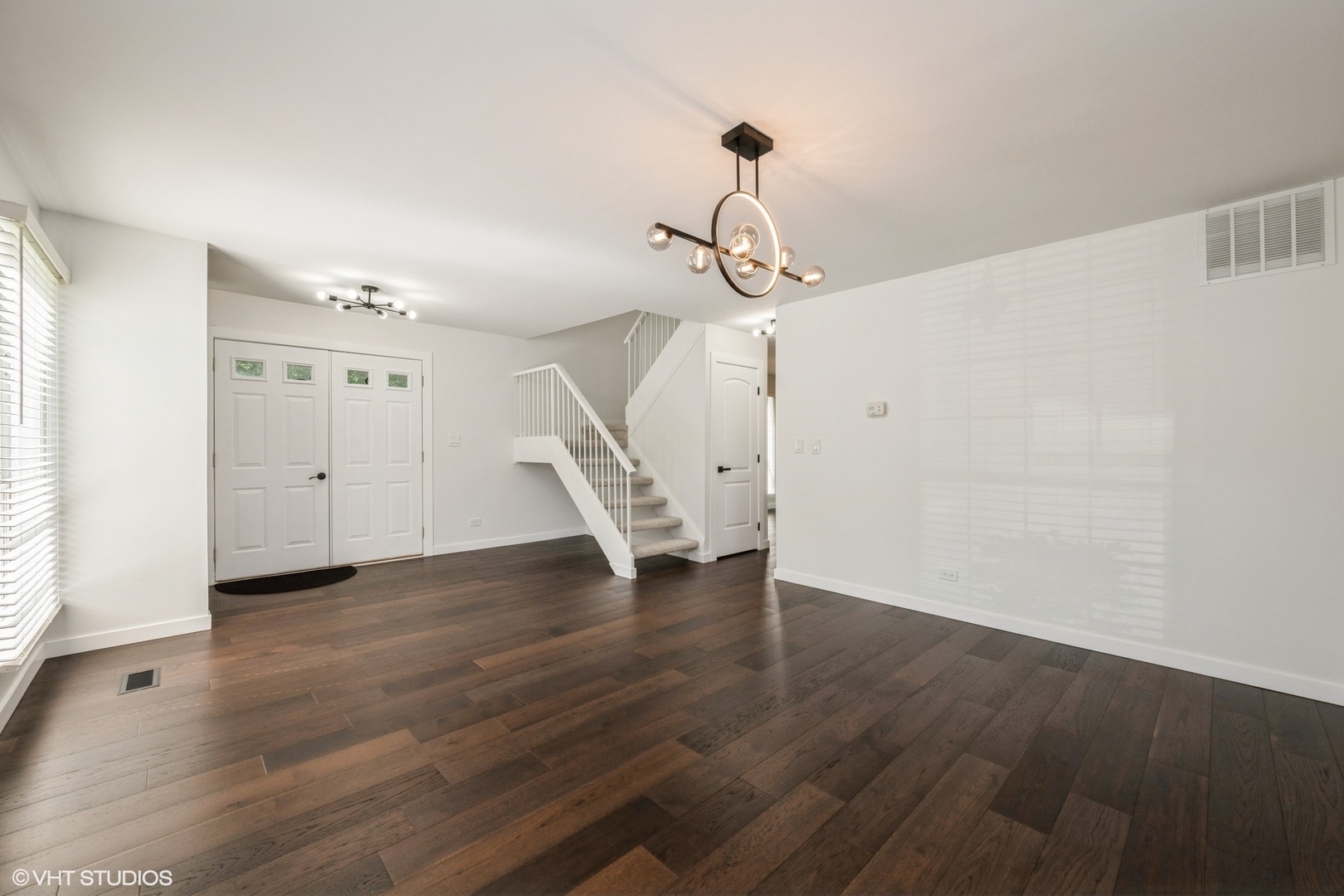 Property Photo: 36 Bright Oaks Circle IL 60013
