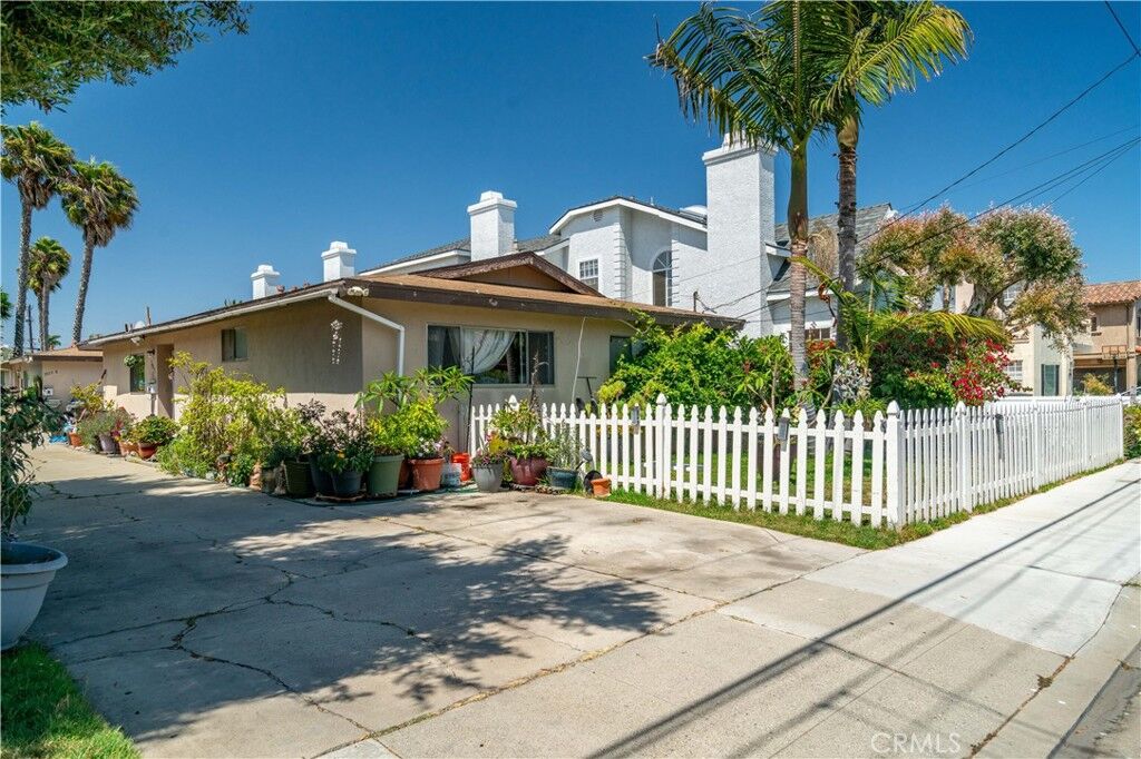 Property Photo: 2015 Perry Avenue CA 90278
