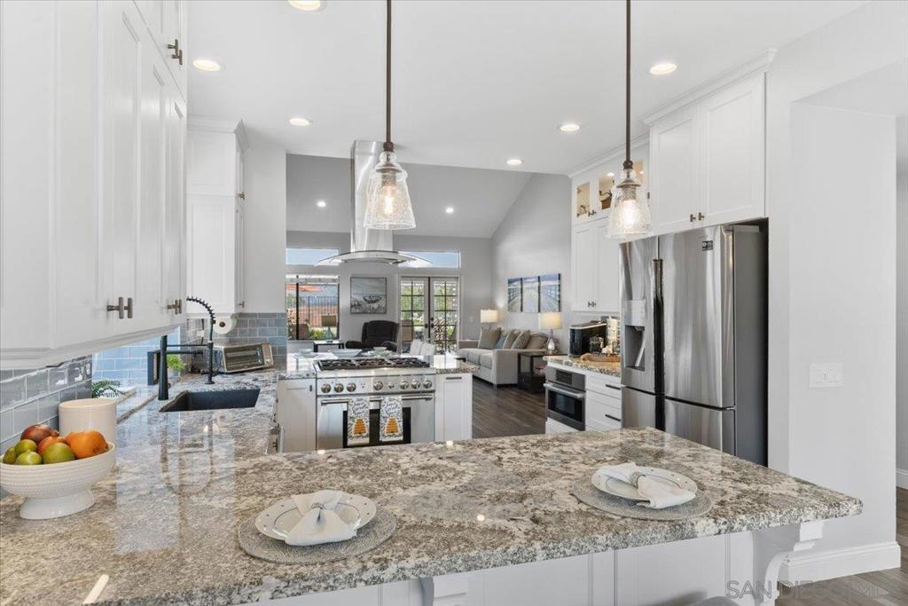 16263 Via Embeleso  San Diego CA 92128 photo
