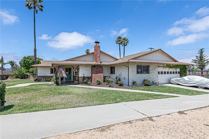 Property Photo:  271 Ross Lane  CA 93455 
