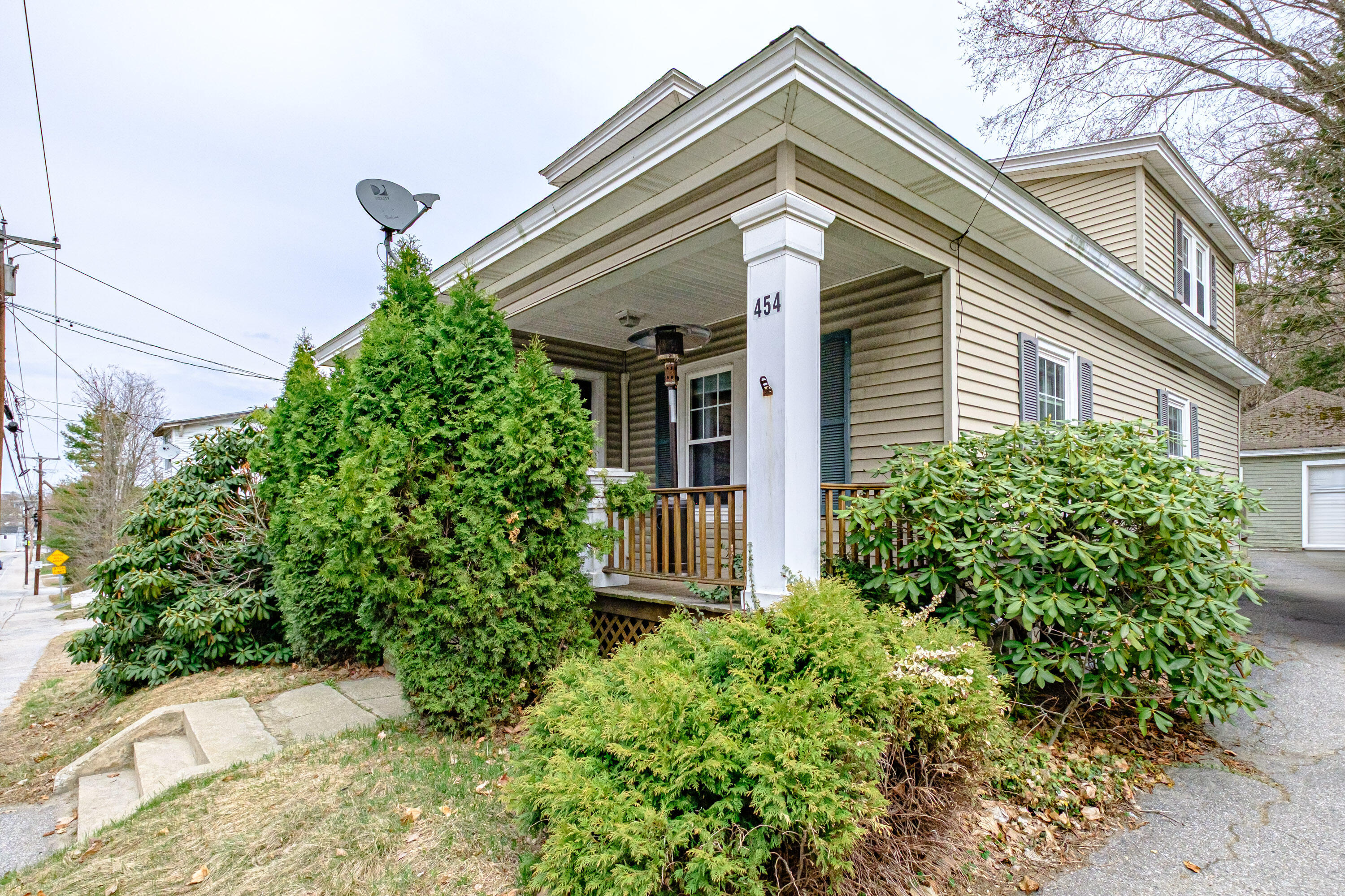 Property Photo:  454 Court Street  ME 04210 