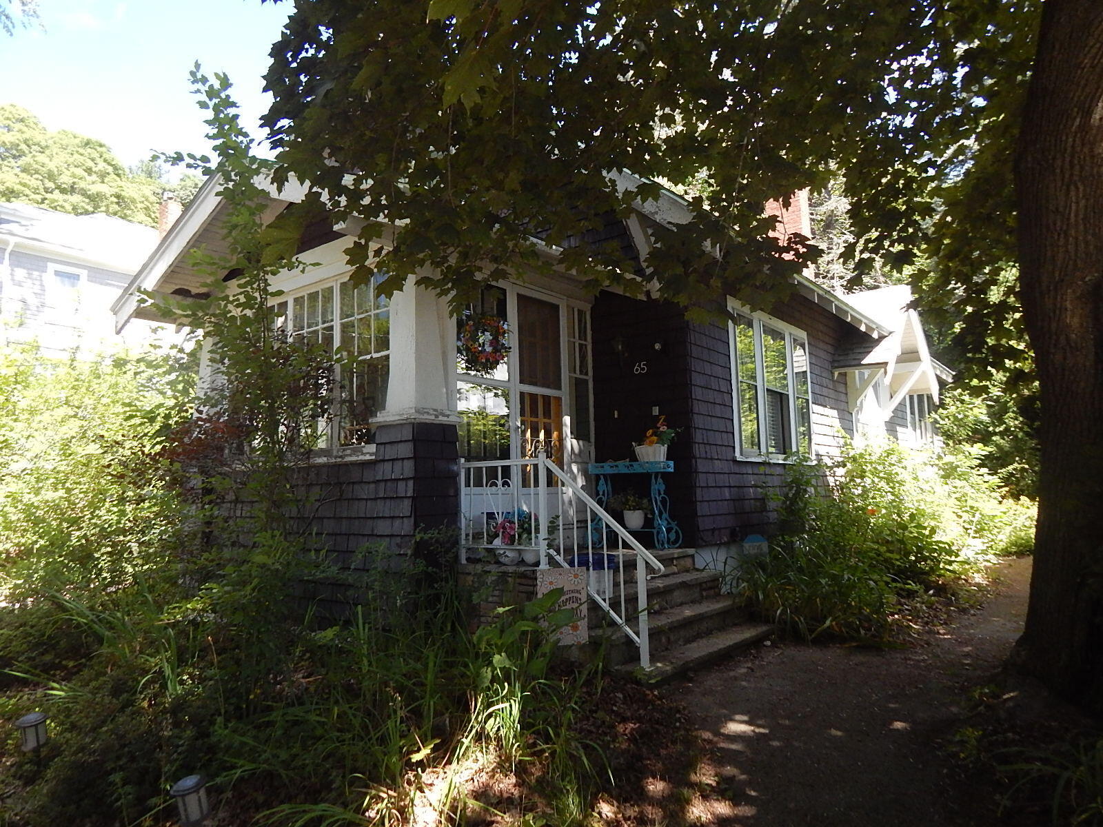 Property Photo:  65 Lincoln Street  ME 04330 