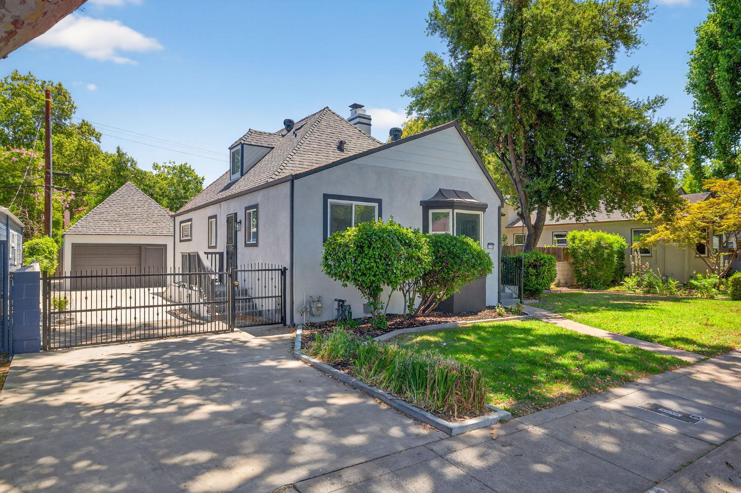 Property Photo:  2725 Harkness Street  CA 95818 