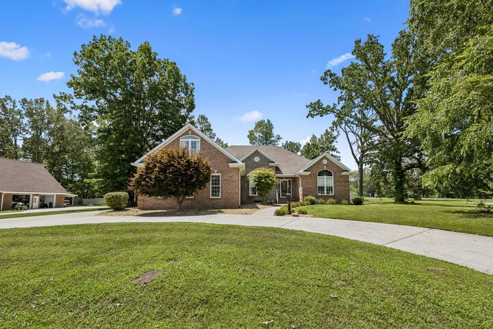Property Photo:  142 Heritage Cir  TN 37355 