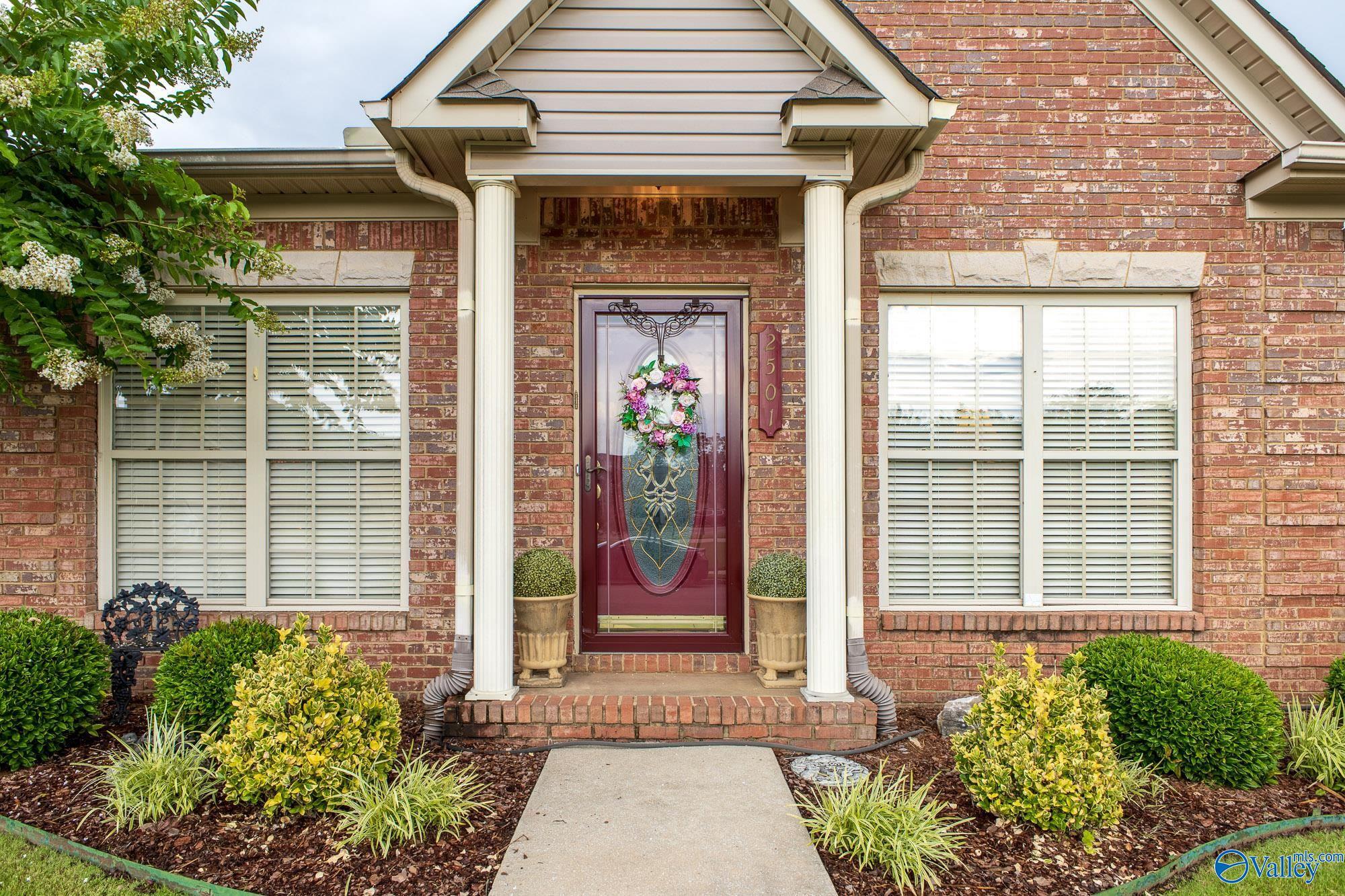 Property Photo:  2501 Norwood Drive SW  AL 35603 
