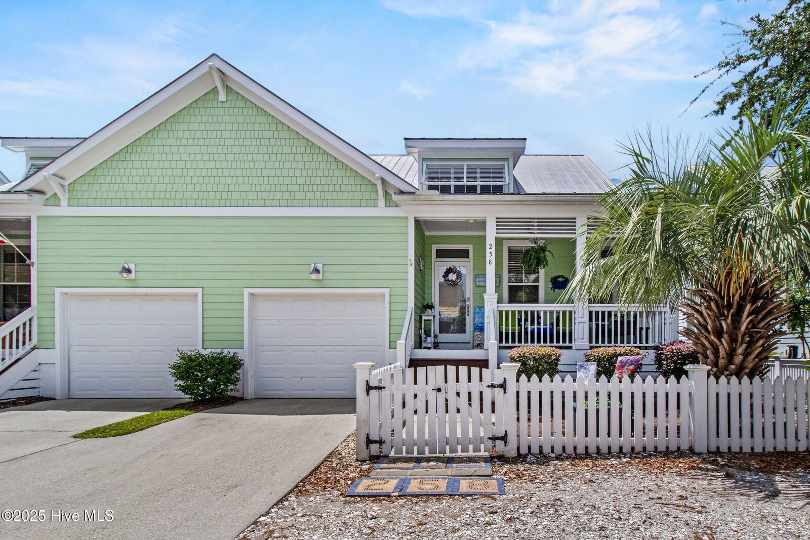 Property Photo:  258 Silver Sloop Way  NC 28428 