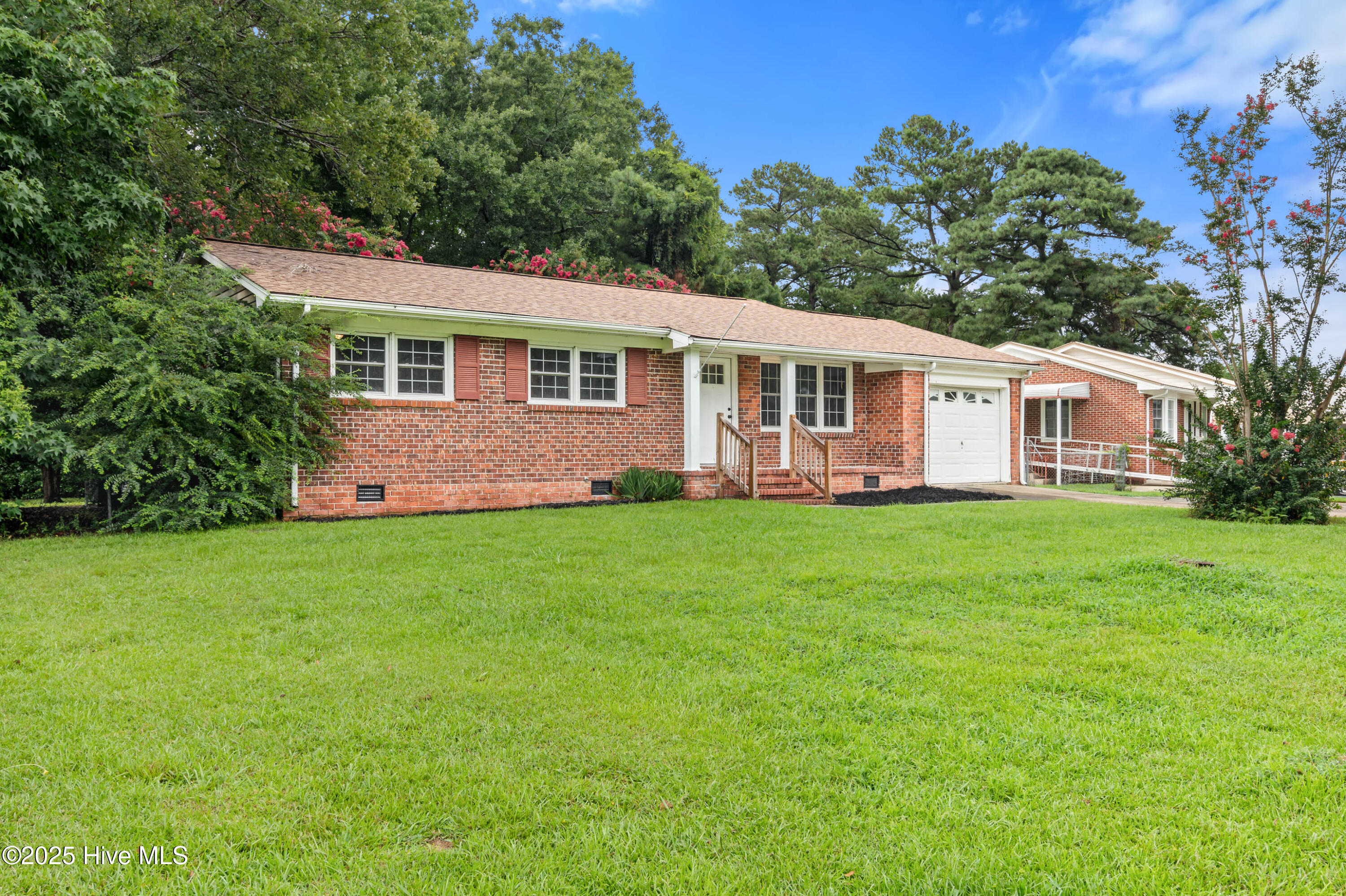 Property Photo: 2517 Country Club Road NC 28546