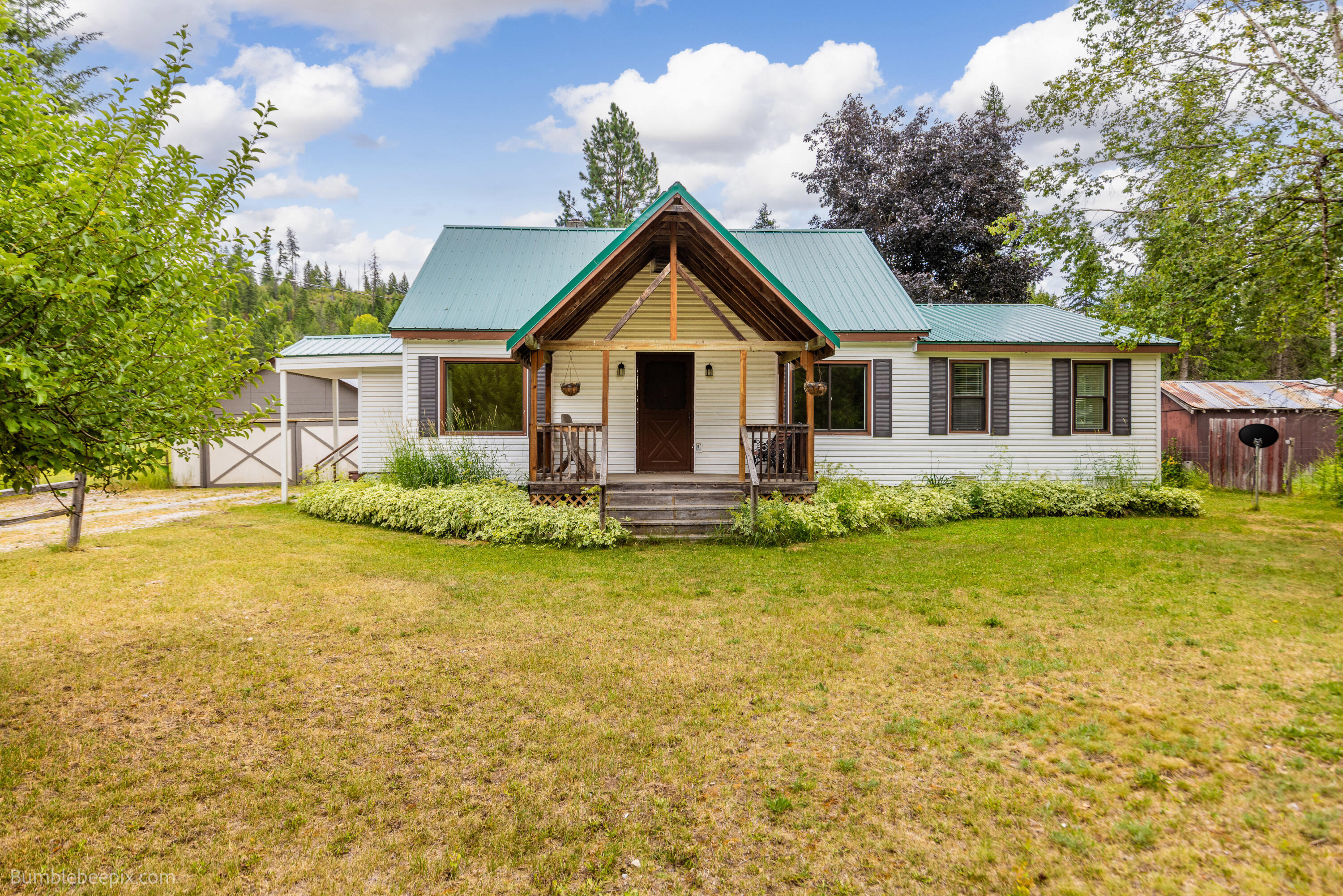 Property Photo: 16682 Wa-31 WA 99153