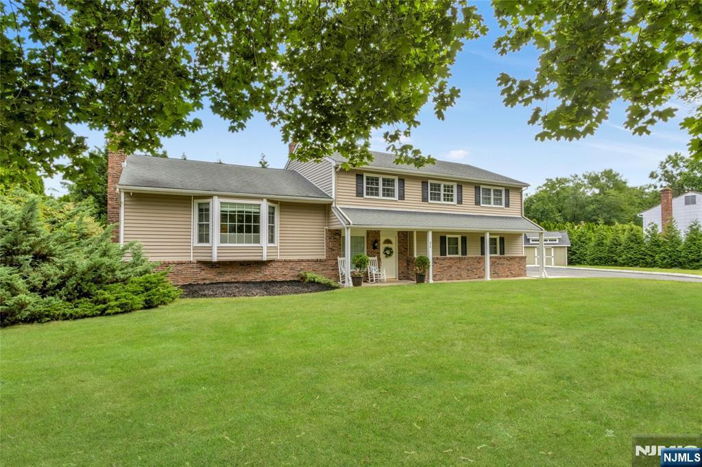 Property Photo:  816 Allison Drive  NJ 07675 