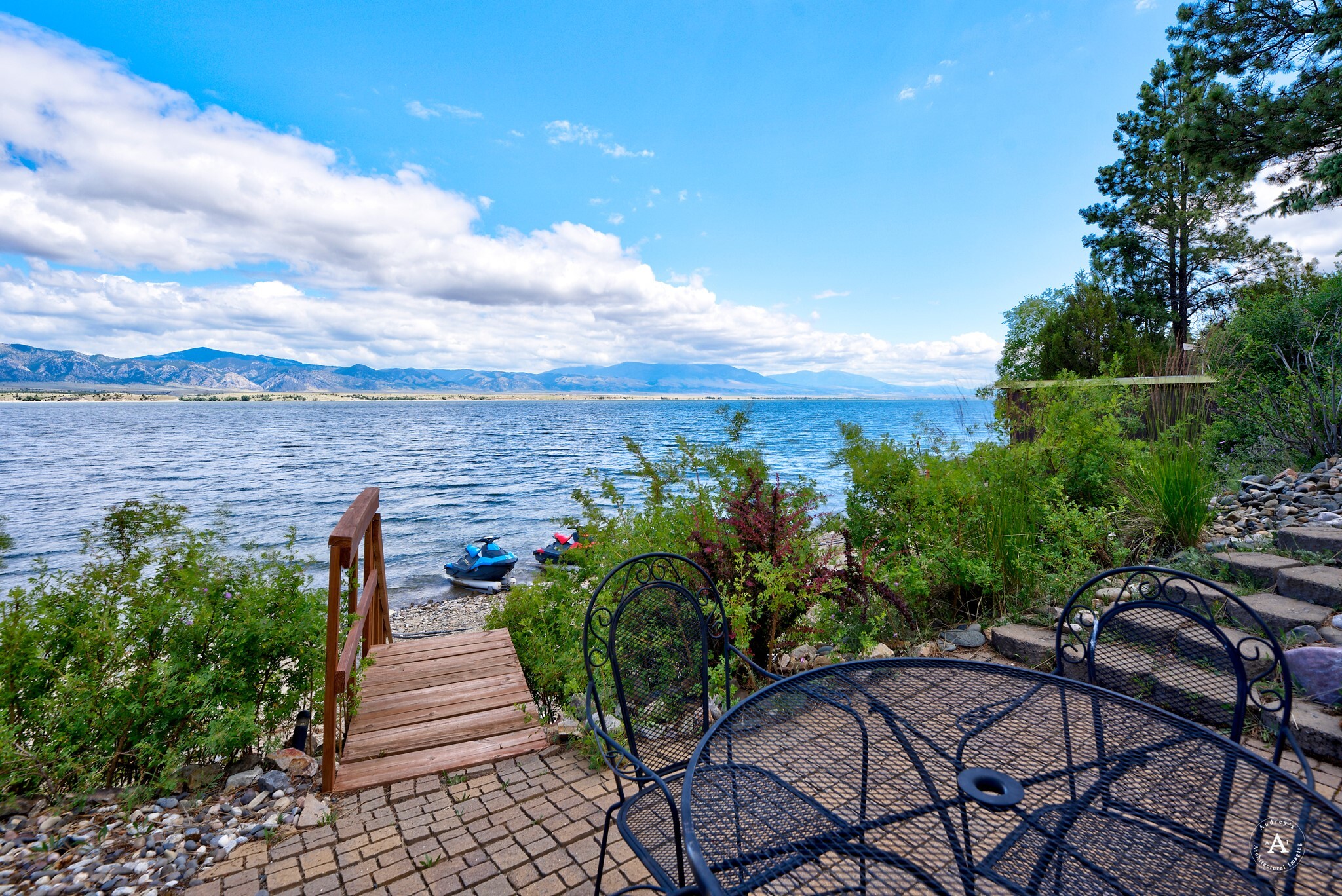 Property Photo: 7523 Loon Road MT 59602