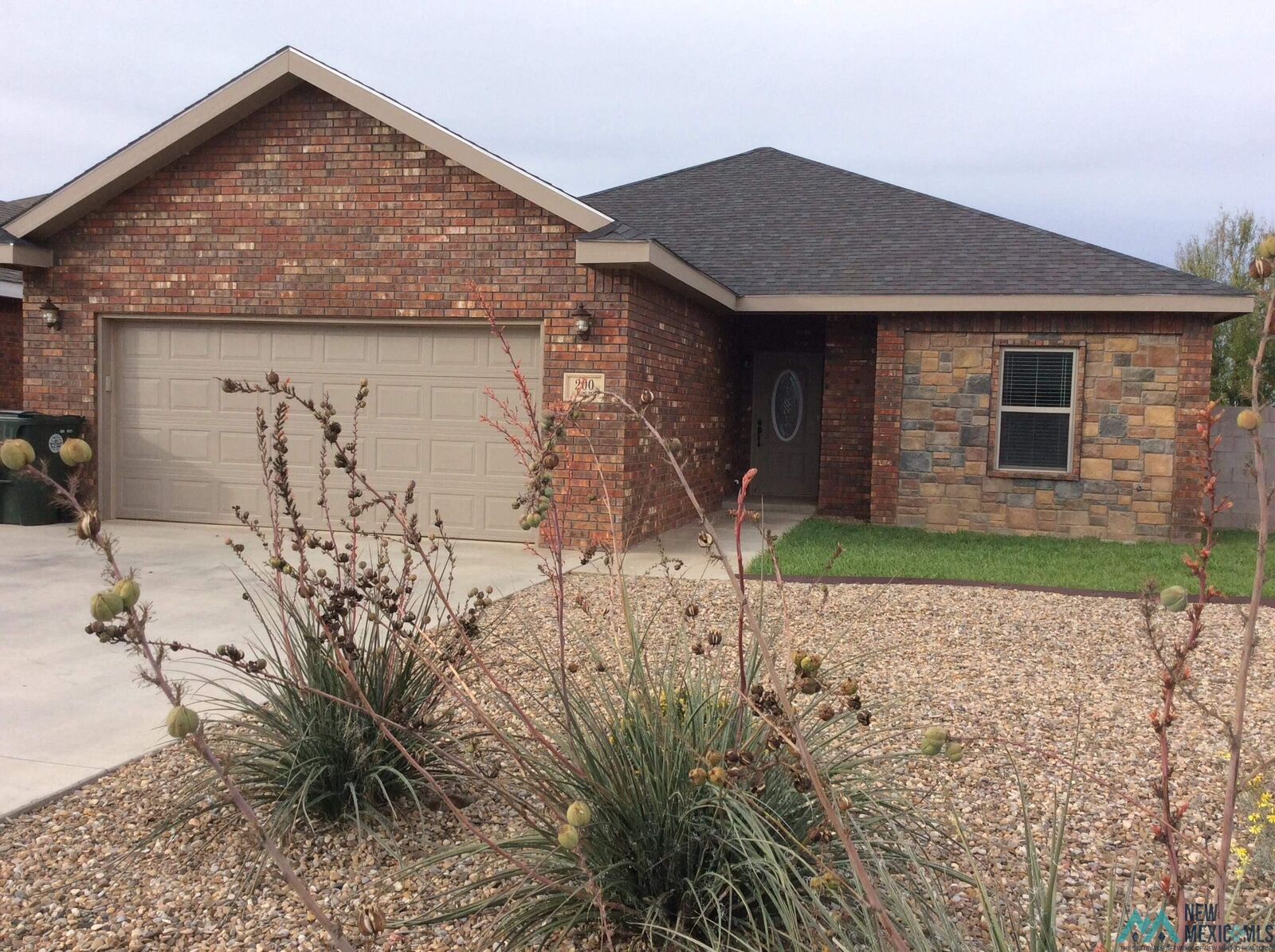 Property Photo:  200 Almond Tree Lane  NM 88101 