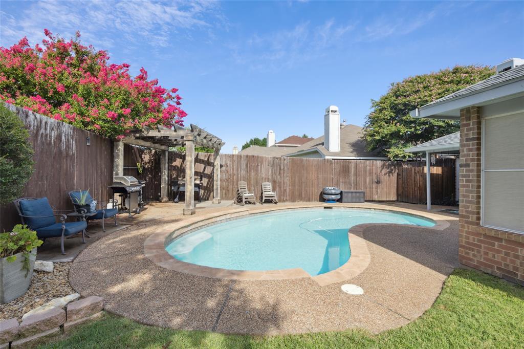 Property Photo:  3916 Larkspur Drive  TX 76137 