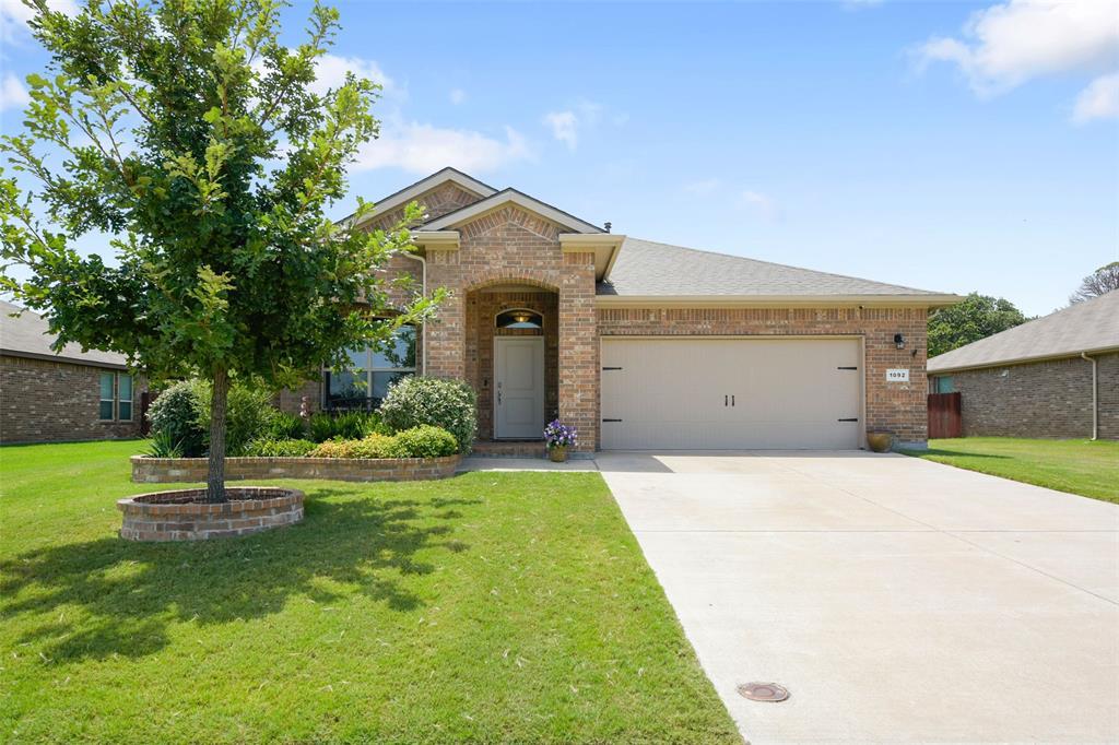 Property Photo: 1092 Mooring Drive TX 76020
