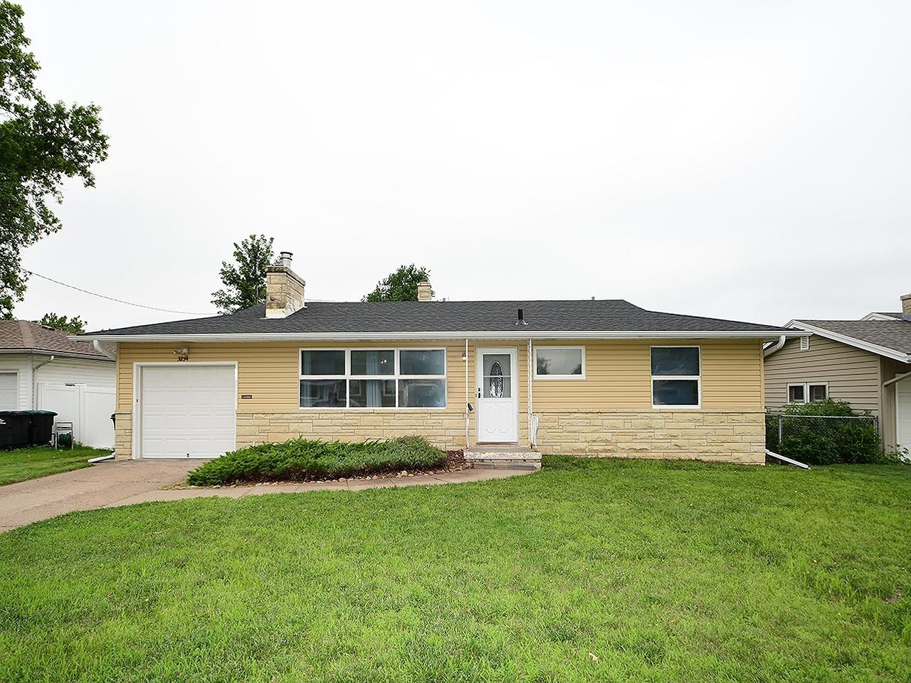 Property Photo: 3234 S 45th Street NE 68106